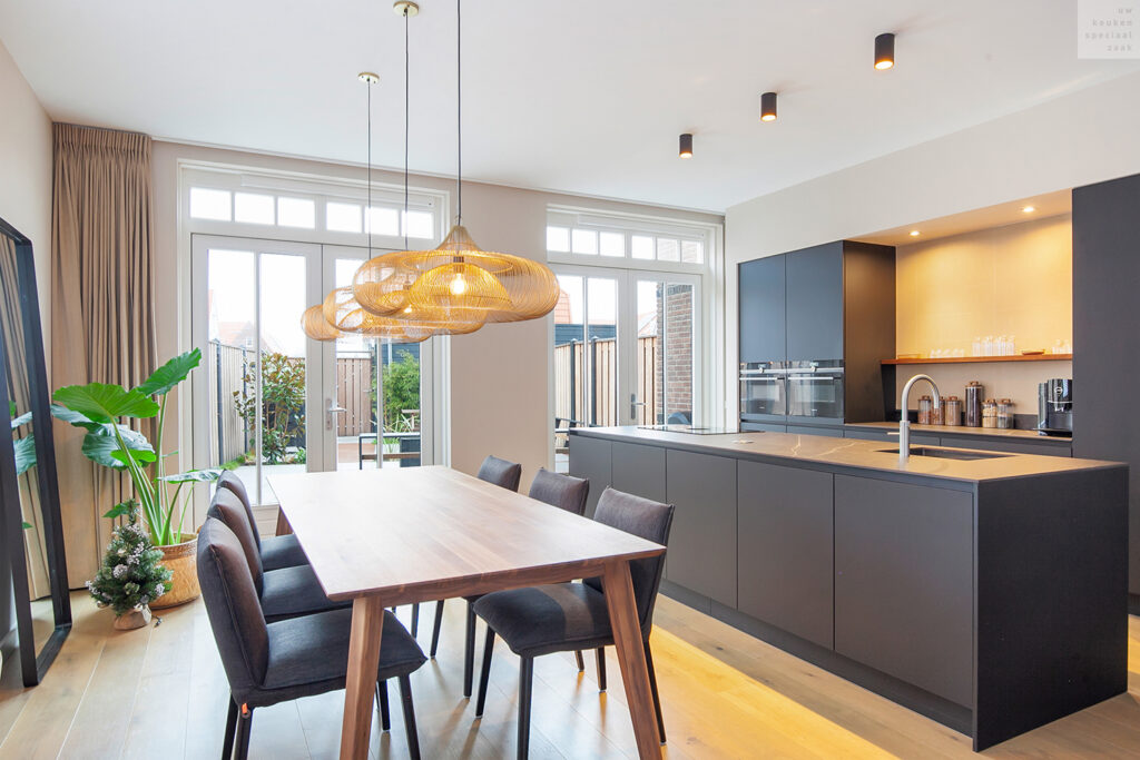 01_Verkade_Keuken_Eiland_Zwart_Holsteijn