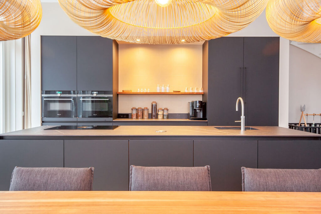 04_Verkade_Keuken_Eiland_Zwart_Holsteijn